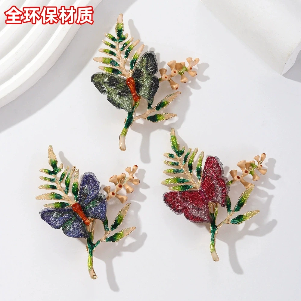 

New butterfly flower brooch, embroidery chest brooch accessory, women's clothing accessories