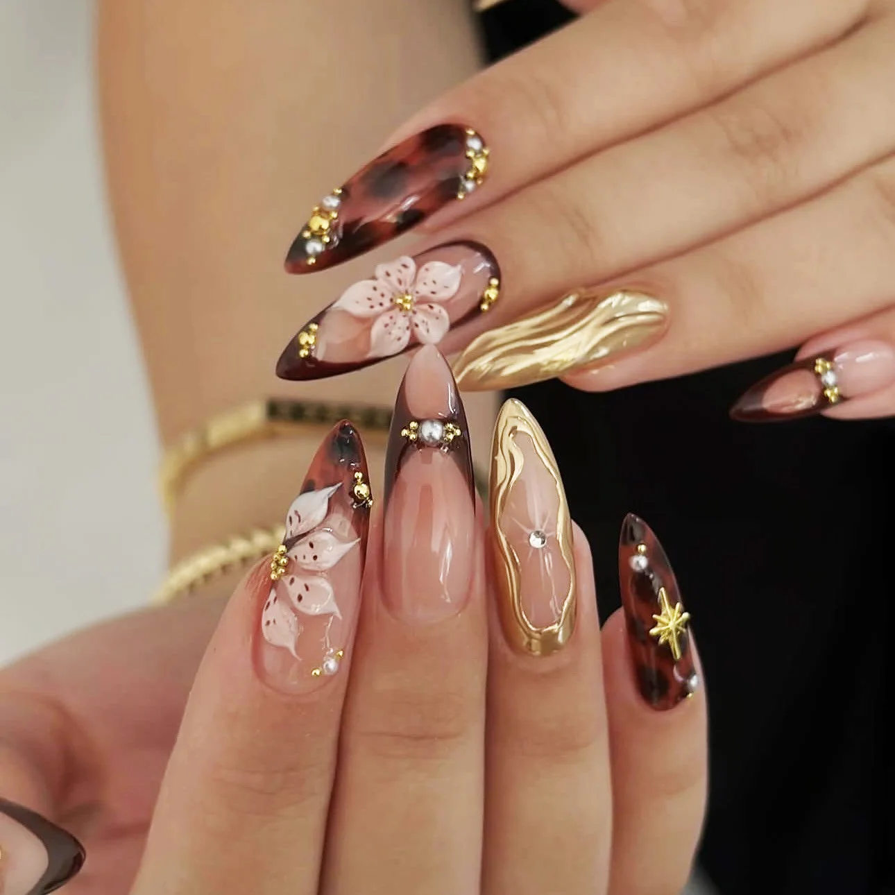 Nude brown fake nails for women 3D flowers golden gilding frame strips leopard printing almond nail tips press on nails art