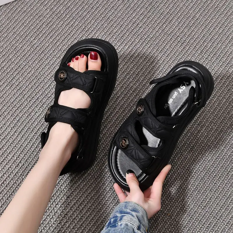 Platformowe buty damskie czarne letnie 2024 obuwie sandały dla kobiet Outdoor Chic i eleganckie codzienne buty wygodne Vip Korea