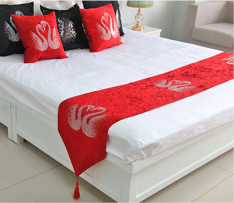 Velvet Diamond Ironing Swan Red Bedspread Luxury Style Bed Runner Throw Bedding Queen King Bed Cover Towel Home Hotel Decoration