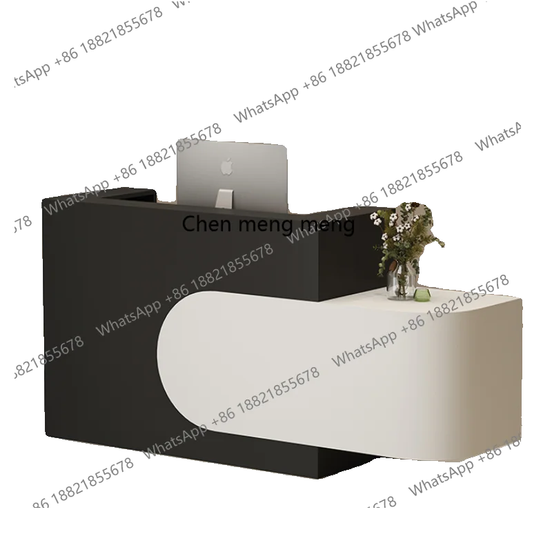 

Простая современная краска, касса, магазин одежды, угол стойки регистрации соответствующего цвета, стойка регистрации