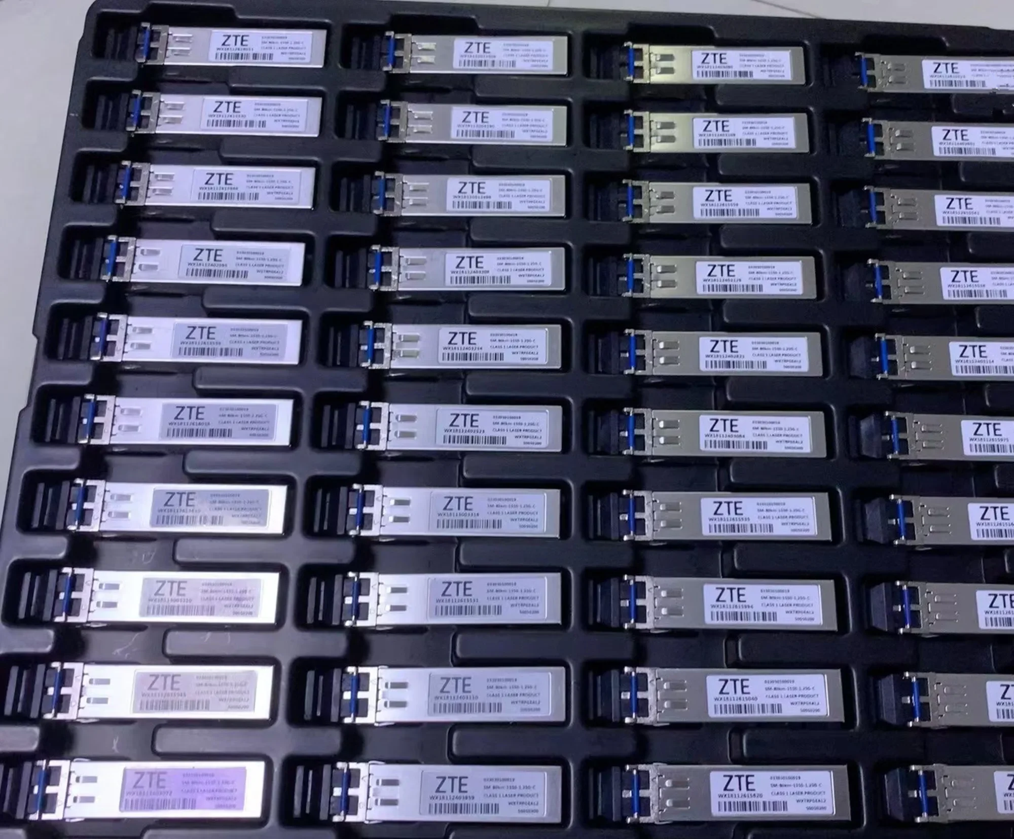 

Fiber Switch SFP 1.25g 1550nm 80km ZTE 033030100019 SM-80KM-1550-1.25G-C 1.25GB 80KM Optical Network Module