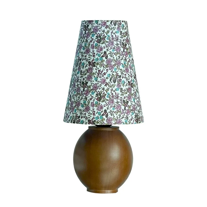 

Настольная лампа с французским цветочным принтом, корейская волна, температура, старинное твердое дерево, бревно, цвет ореха, спальня, Интернет, фото знаменитости, прикроватная тумбочка