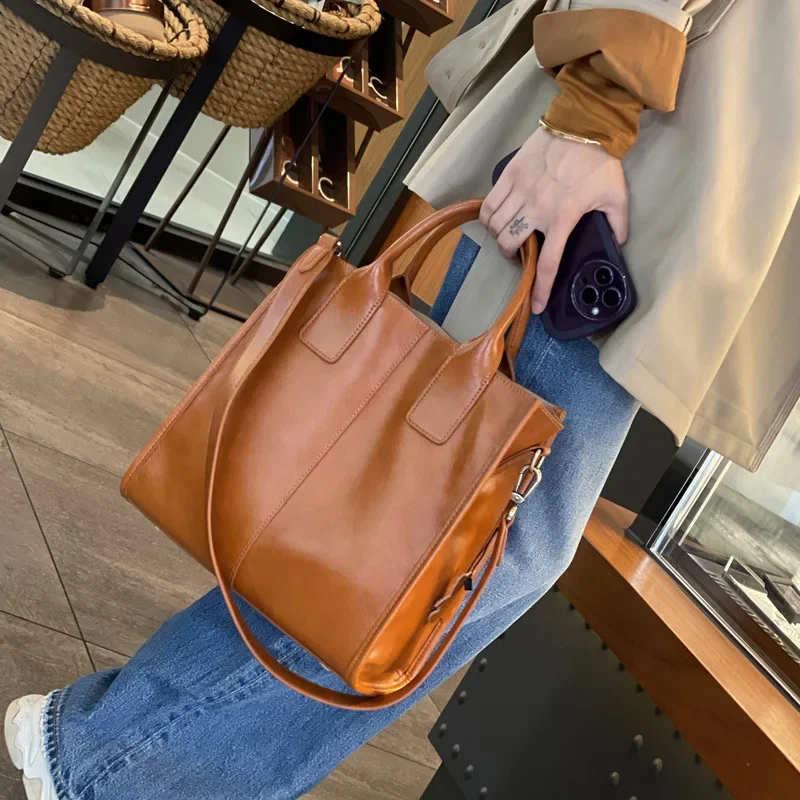 

2025 New Vintage Vegetable-Tanned Leather Women's Bag Large Capacity Tote Handbag Crossbody Bag Soft Leather Premium Quality