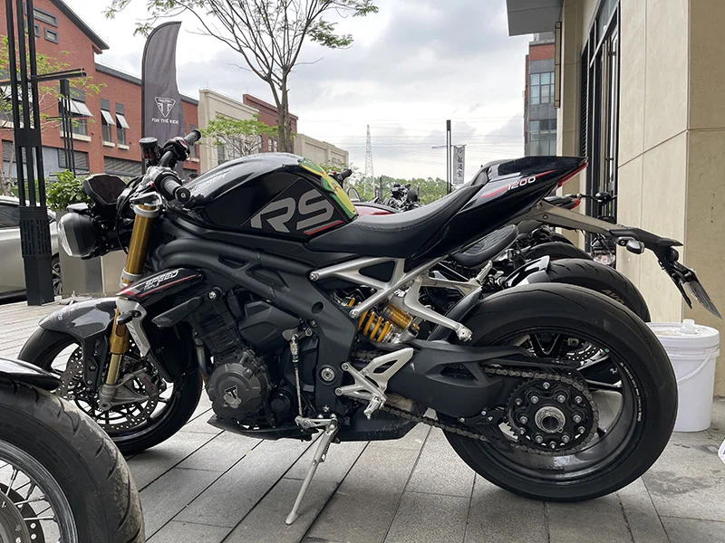 For Triumph Speed Triple1200RS Speed Triple1200RR Anti skid sticker for fuel tank modified sticker waterproof sticker rubber