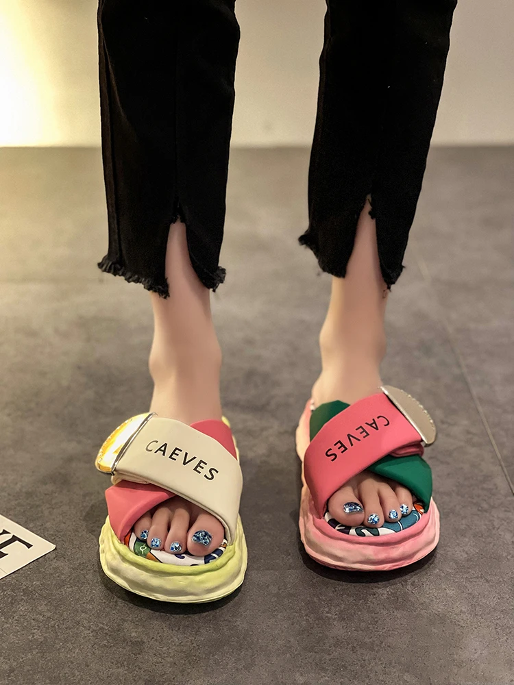 Kapcie gumowe Buty Med Luxury Slides Platform Slippers Women Flat Summer Designer 2024 Graffiti PU Shoes Woman 2024 Slippers S