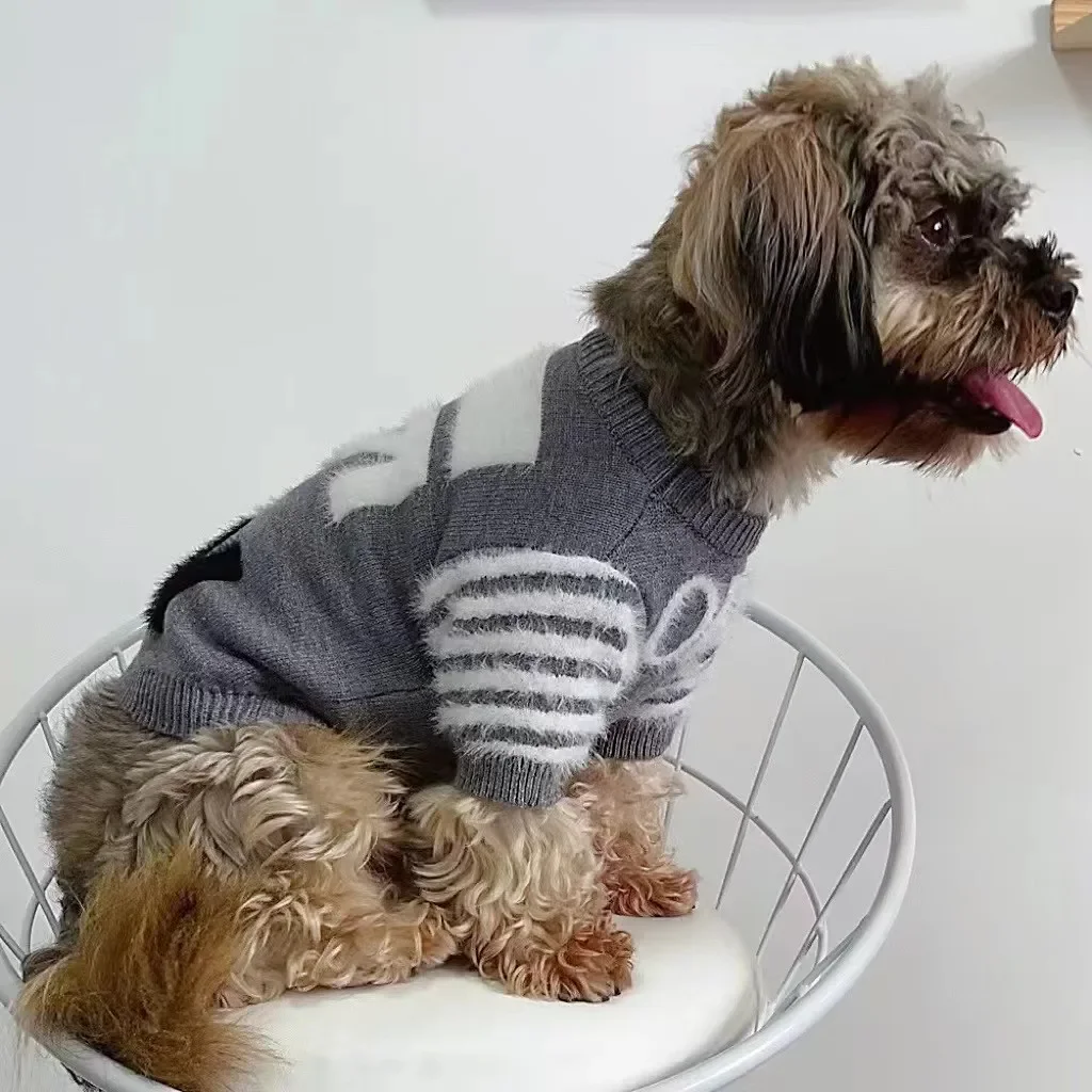 Pet Clothing Dog Clothes Dog Fashion Brand Warm Comfortable Knitted Sweater Pet Clothing Cute Grey Sweater Dog Fashion Item