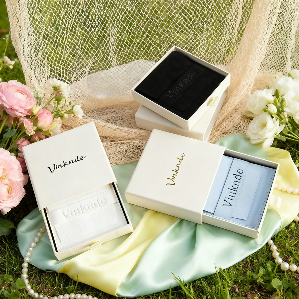 

Пользовательский логотип, бежевые толстые картонные шкатулки для драгоценностей, выдвижной ящик, серьги, кольца, ожерелье, сумка из микрофибры, свадебный подарок