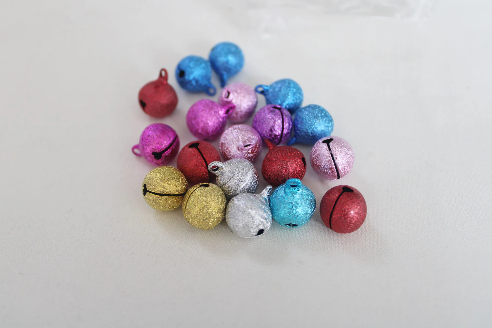 20 pçs/lote 14mm mix colorido brinquedo sino com corda para descobertas diy-