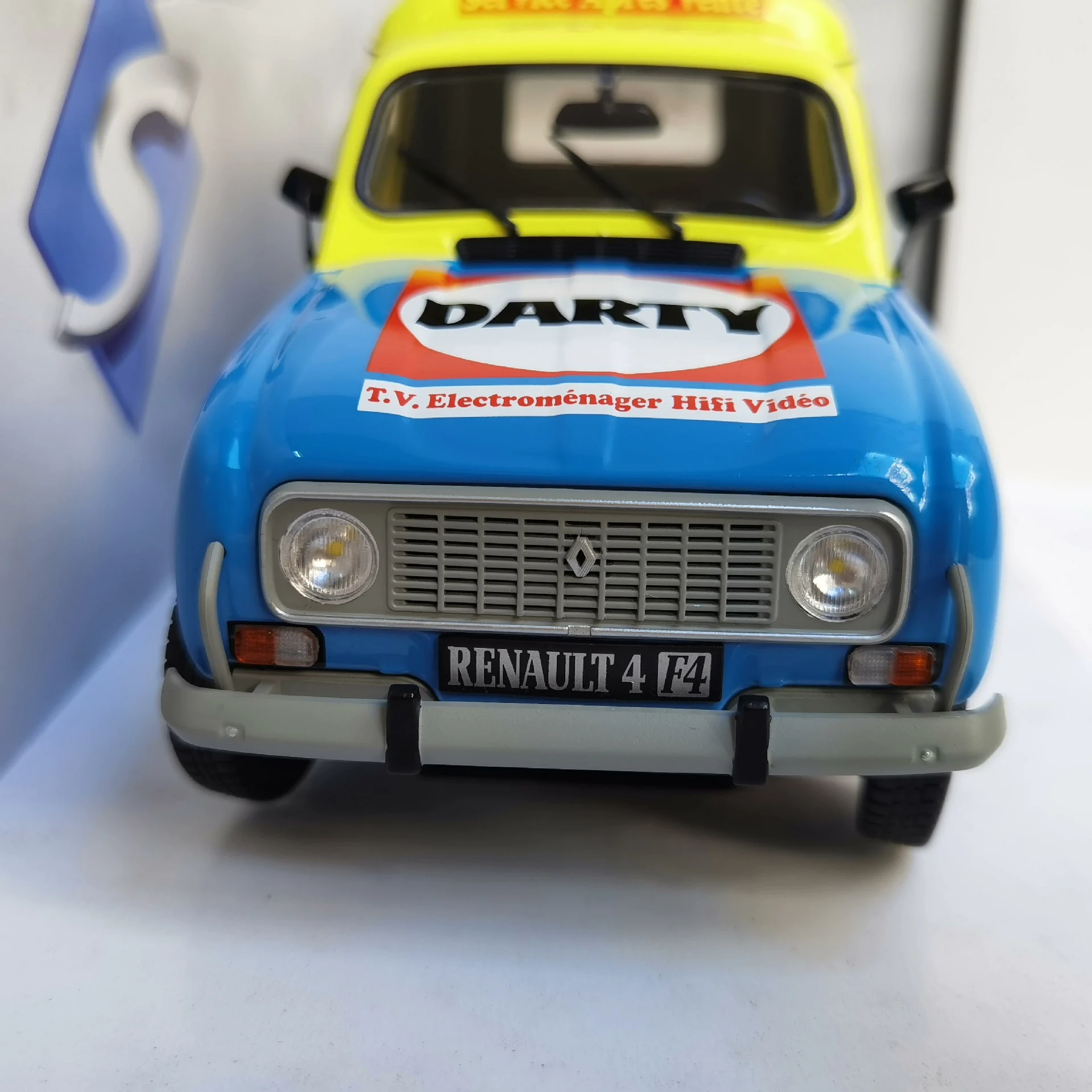 Diecast SOLIDO RENAULT4 F4 Renault Van Legierungsautomodell im Maßstab 1:18, Sammlerspielzeug, Geschenk, Souvenir, Display-Ornament