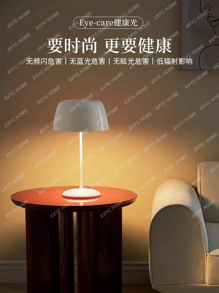 Lampe de bureau haut de gamme, salon, chambre à coucher, atmosphère dopamine cendrée, jeu PC et console, lampe couchée