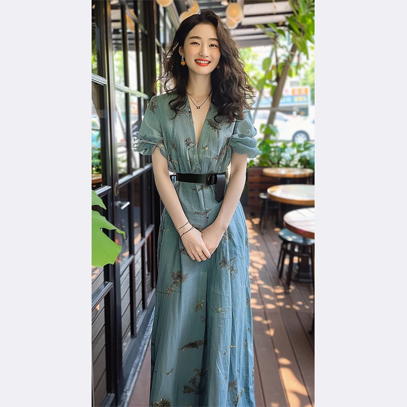 

Blue Floral Print Dress Elegant Summer Luxury High-End Feeling Suitable for Women A-Line Skirt Short Sleeve V-Neck Long Dress