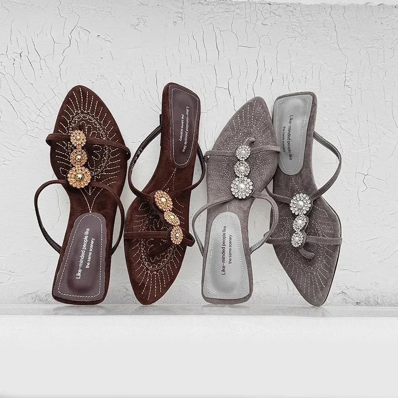 

2026 Women's Genuine Leather Comfortable and Pretty Sandals Designer Luxury Summer Low-heeled Shoes Woman Fashion Slippers
