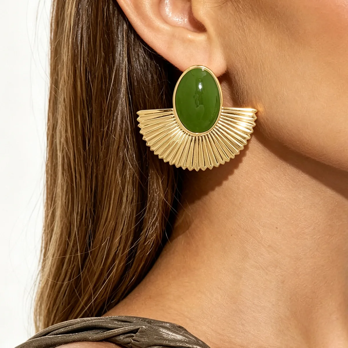 Vintage Fan Shaped Dripping Oil Oval Stud Earrings for Women Sunburst Wing Design Bohemian Statement Earrings Party Jewelry