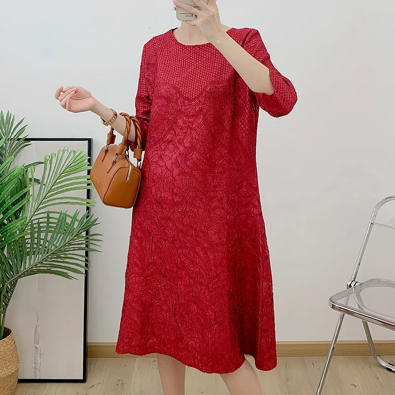 High Quality Miyake Pleated Dress for Women's Autumn 2024 New Embroidered Western-style Heavy Industry Embossed Long Skirt