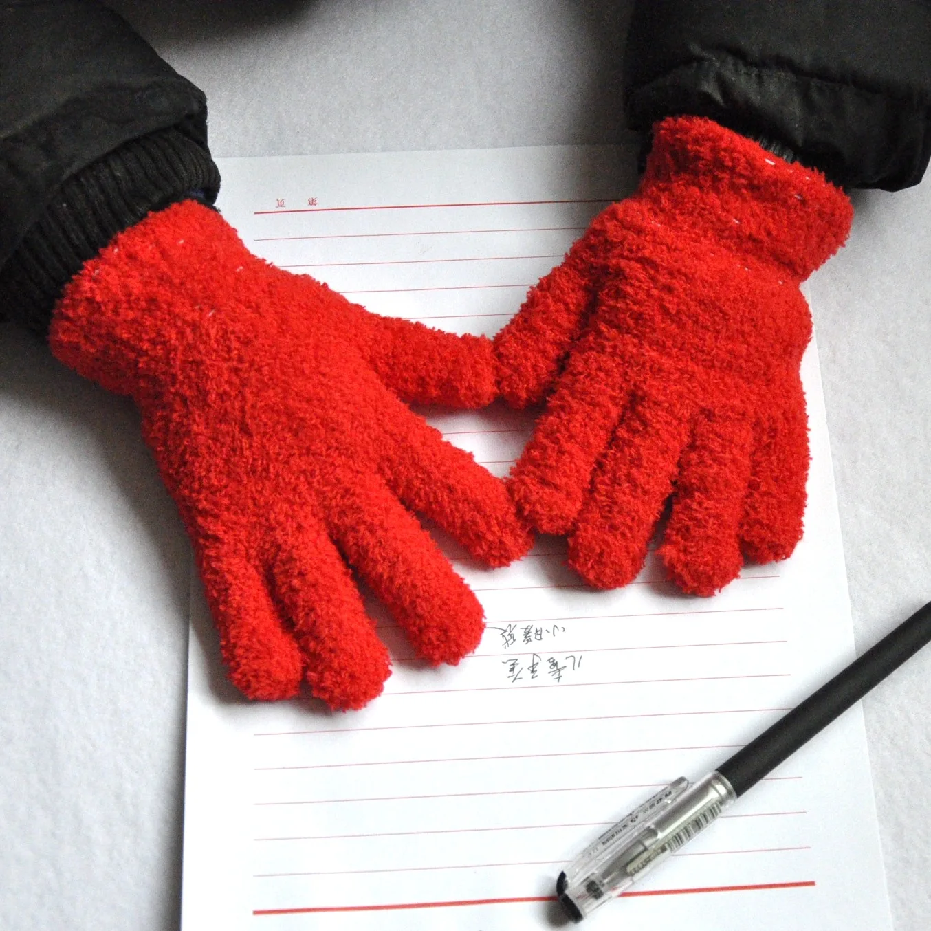 Guantes de lana de Coral para niños, manoplas de dedo completo peludas de felpa gruesa, suaves, para escritura, mantiene el calor, de 5 a 11 años, Invierno