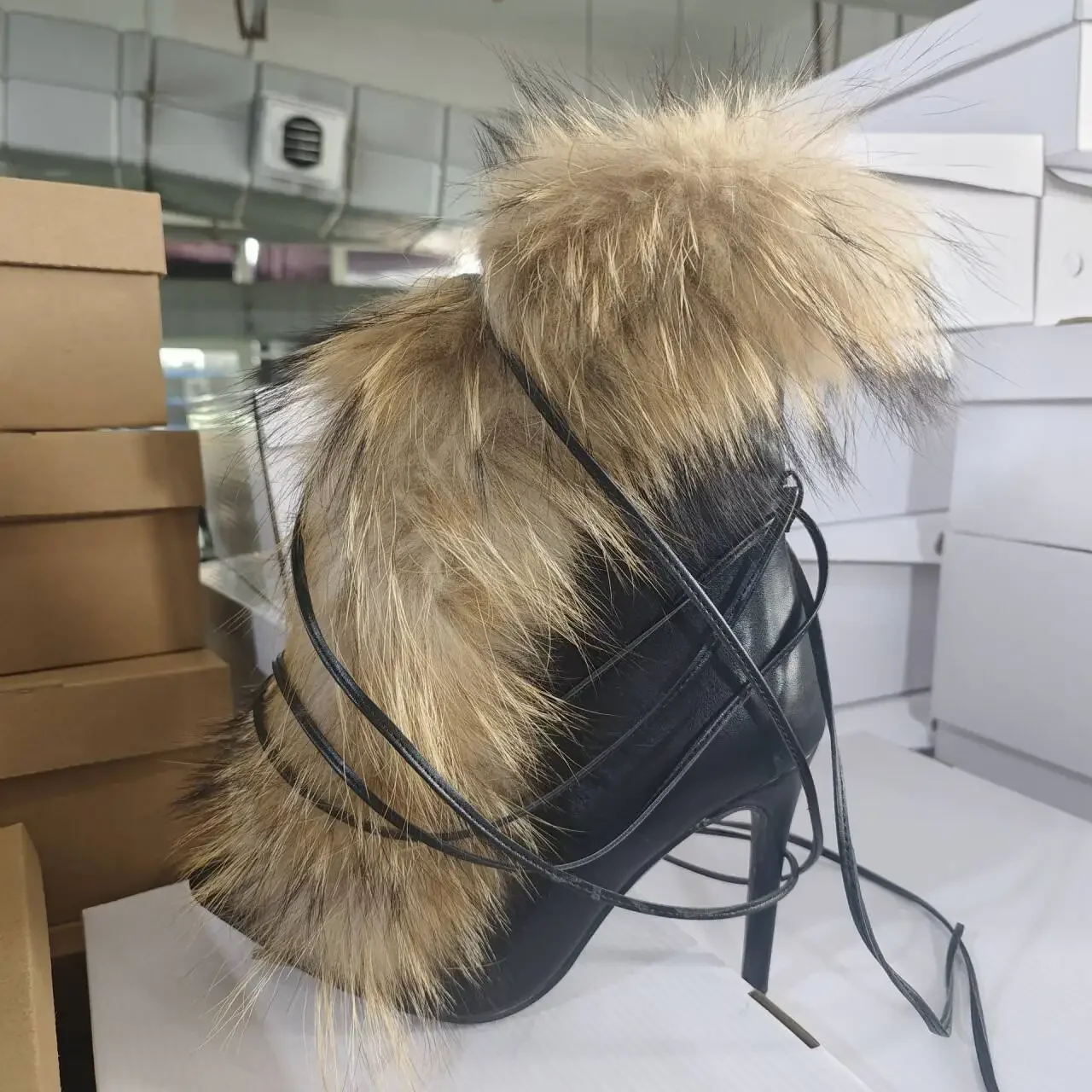 

2025 Winter Fur Warm Fashion Boots Pointed Toe Super High Heel Thin Heels Catwalk Ankle Boots Ankle Strap Black Boot