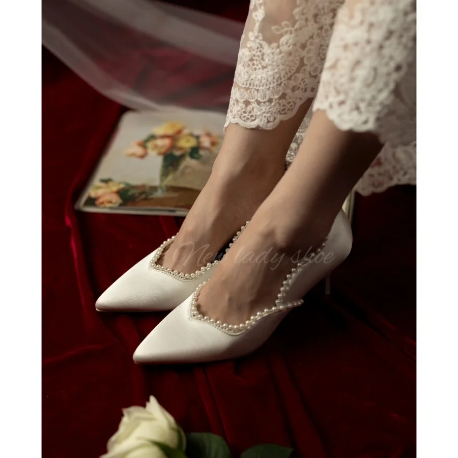 Bridal Wedding White Shoes Women Vintage Pearl Beaded Petal Trim Satin Pointed Toe Stiletto High Heel Pumps Elegant Dress Shoes