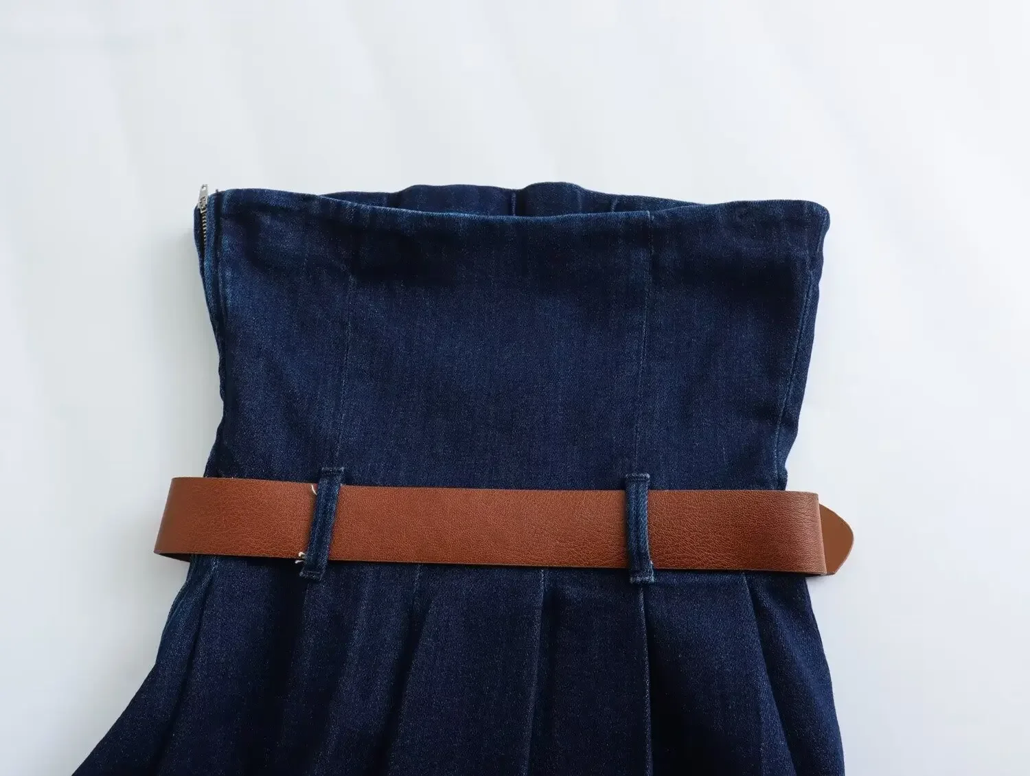 Robe mi-longue tubulaire en denim pour femme, accessoires de ceinture, rétro, dos nu, fermeture à glissière latérale, robe éducative, mode chic, nouveau, 2024