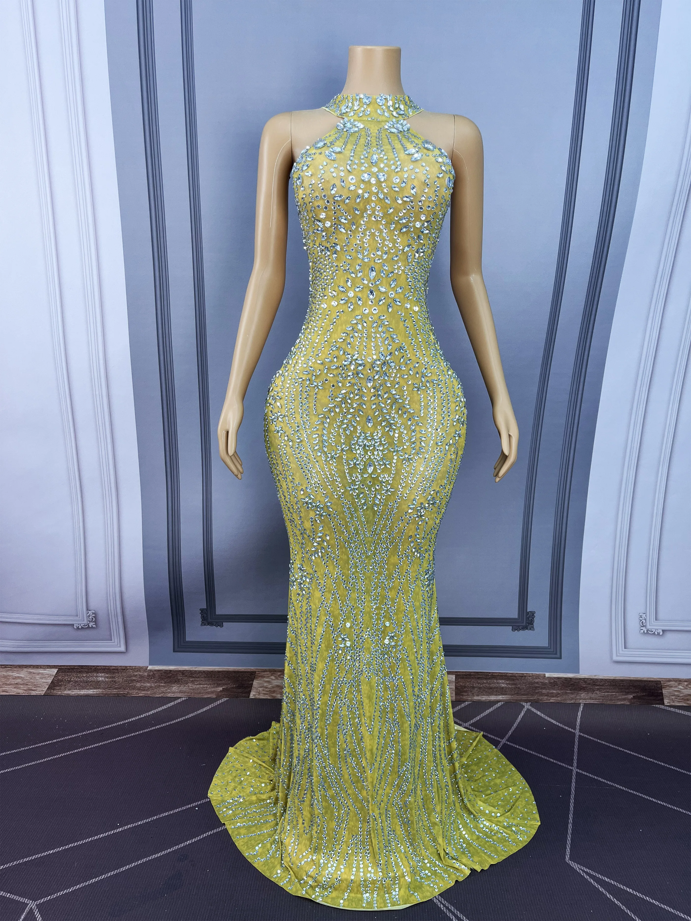 Vestido de cola brillante de gama alta, vestido de malla con adornos de diamantes de imitación pesados, vestido de fiesta de noche, alfombra roja, traje de escenario para espectáculo Jigeng