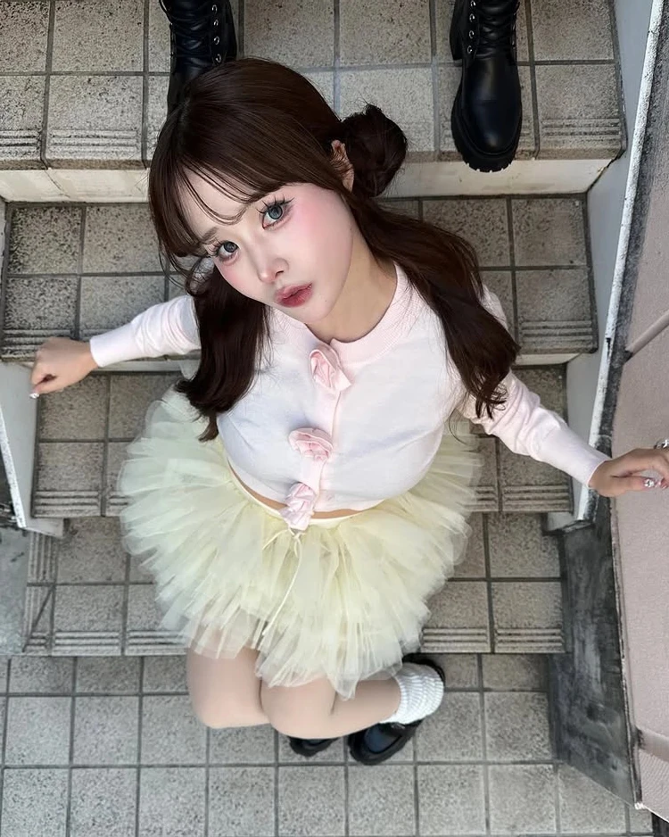 

Тонкая трикотажная рубашка в японском стиле с длинными рукавами и круглым вырезом с 3D цветком розы ручной работы, повседневный женский кардиган, свитер