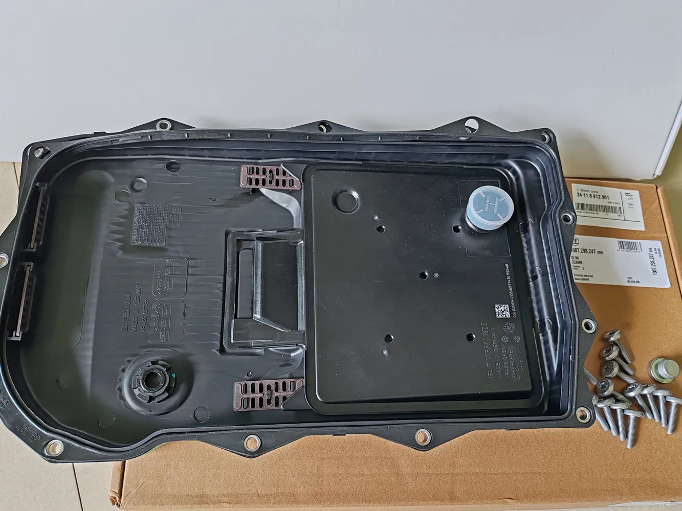 Made In Germany OEM 8HP45 8HP70 8 Speed AT Automatic Transmission Oil Pan 24118612901 1087298247 1087298053 For BMW