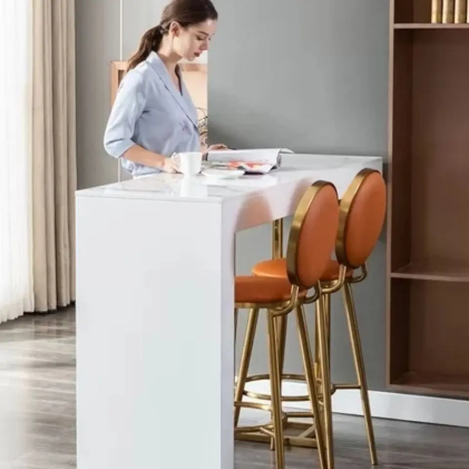 Рисунок 3 - Современные минималистичные барные стулья