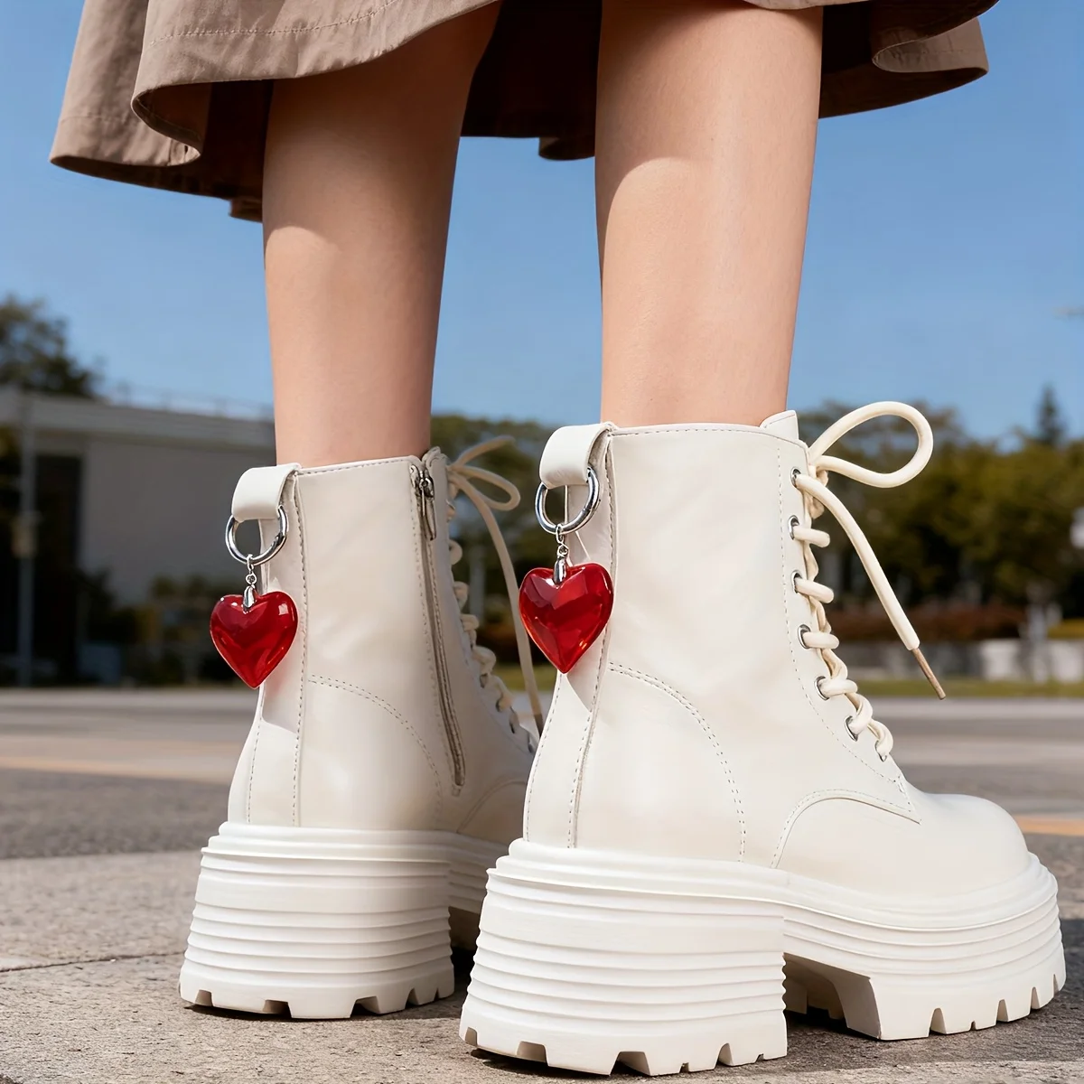 2pcs Fashionable and Simple Heart Pendant Decorations for Boots High Tops High Heels Casual Shoes Various Shoe Key Chains Bag