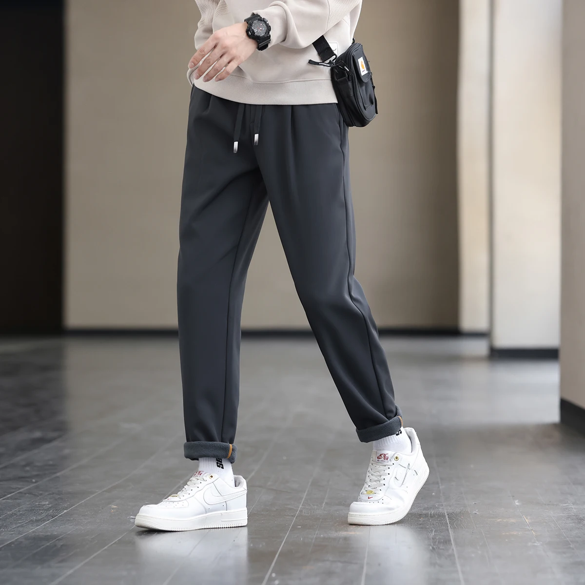 

Высокотехнологичные теплосберегающие утолщенные мужские повседневные брюки на флисовой подкладке, осенне-зимние модные брюки свободного кроя в городском стиле, длинные брюки