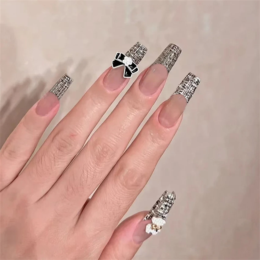 

24Pcs/Set Cute Exquisite Bear Drill Style French Wearing False Nails Fashion Stick Fake Nail Tips Removable Long Press-on Nail