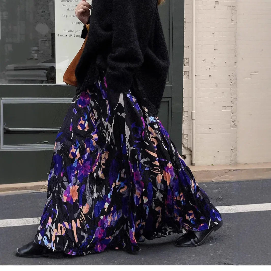 

French retro purple-black printed skirt women's new slim high waist fashion pleated design big swing skirt in spring and autumn.