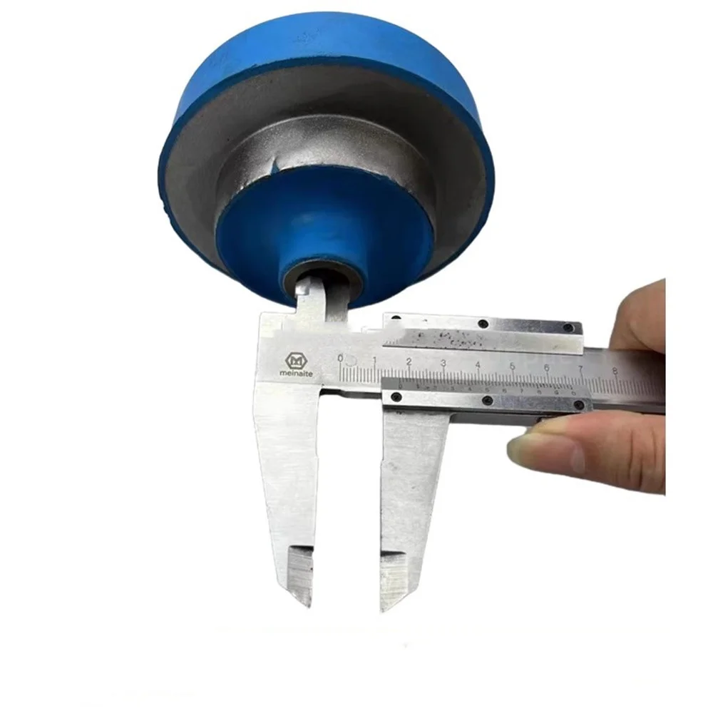 

Резиновая амортизирующая накладка (подушка) для двигателя 4M40 экскаваторов E305.5, 306, 307B, C, D, 307E2 (опора двигателя)