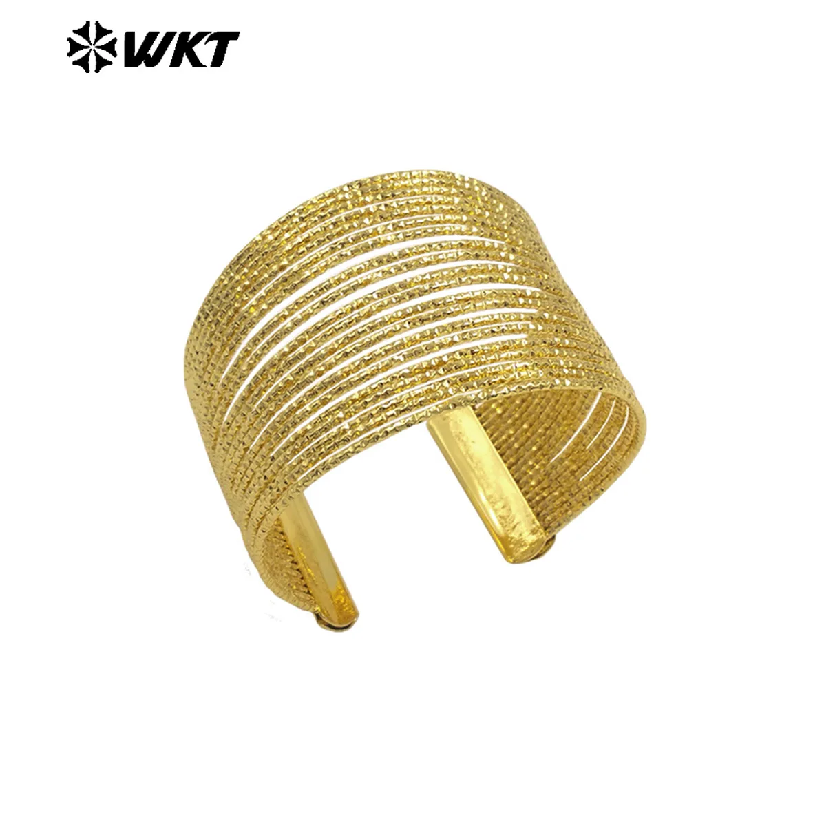 

WT-JF356 Exquisite Yellow Brass Lovely Cuff Bangle With 18k Gold Plated For Women Birthday Gift Decorated
