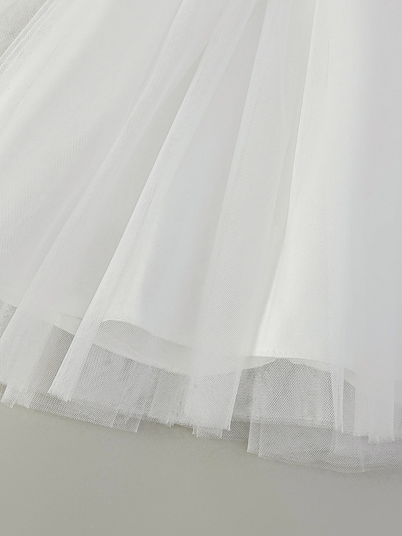White Latest Garments for Baby Girls\' Sleeveless Gown Designs Party Wear Frocks