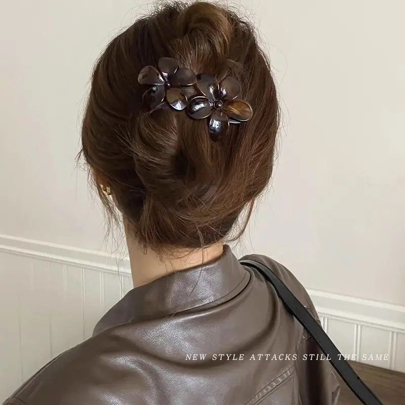 

2PCS Elegant French Style Hair Claw Luxury Flower Duckbill Clip for Women Elegant Updo Claw for Thin Hair Hair Accessories