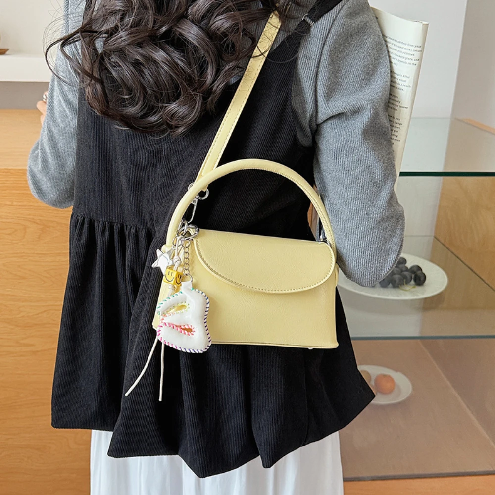 Exquisite Popular Handheld Square Bag With Pendant Fashion Versatile Crossbody Bag Women's Stylish Simple Commuting Shoulder Bag