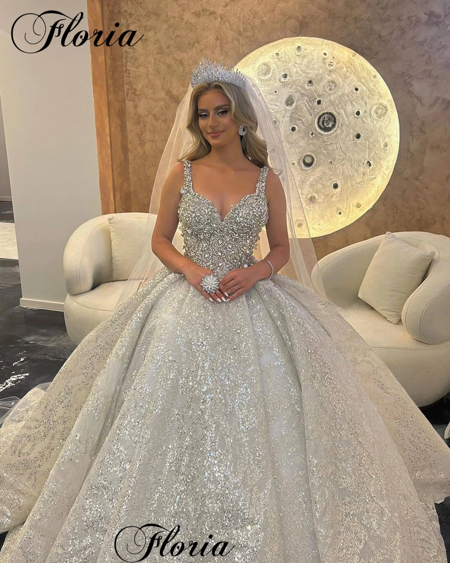2025 Luxury Wedding Dresses For Women Spaghetti Princess Wedding Gowns Chapel Brides Dresses Crystals Vestido Blanco Customized