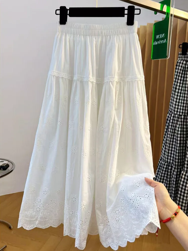 Spódnica midi w stylu boho z haftowanymi kwiatami, koronkowa, damska, biała, z wysokim stanem, idealna na wakacje i plażę, o kroju litery A.