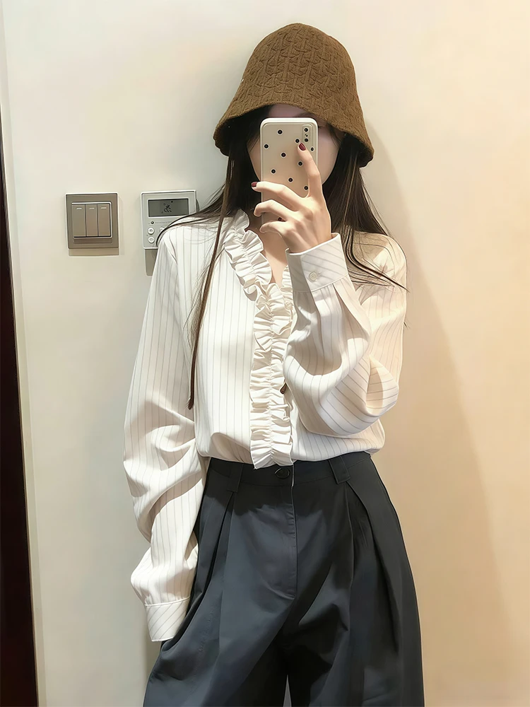 

Ele V-Ne Long Sve irt Women's Faion Design Sensation Spring 2026 Korean Sle Commute Loose Fit Sun Protection