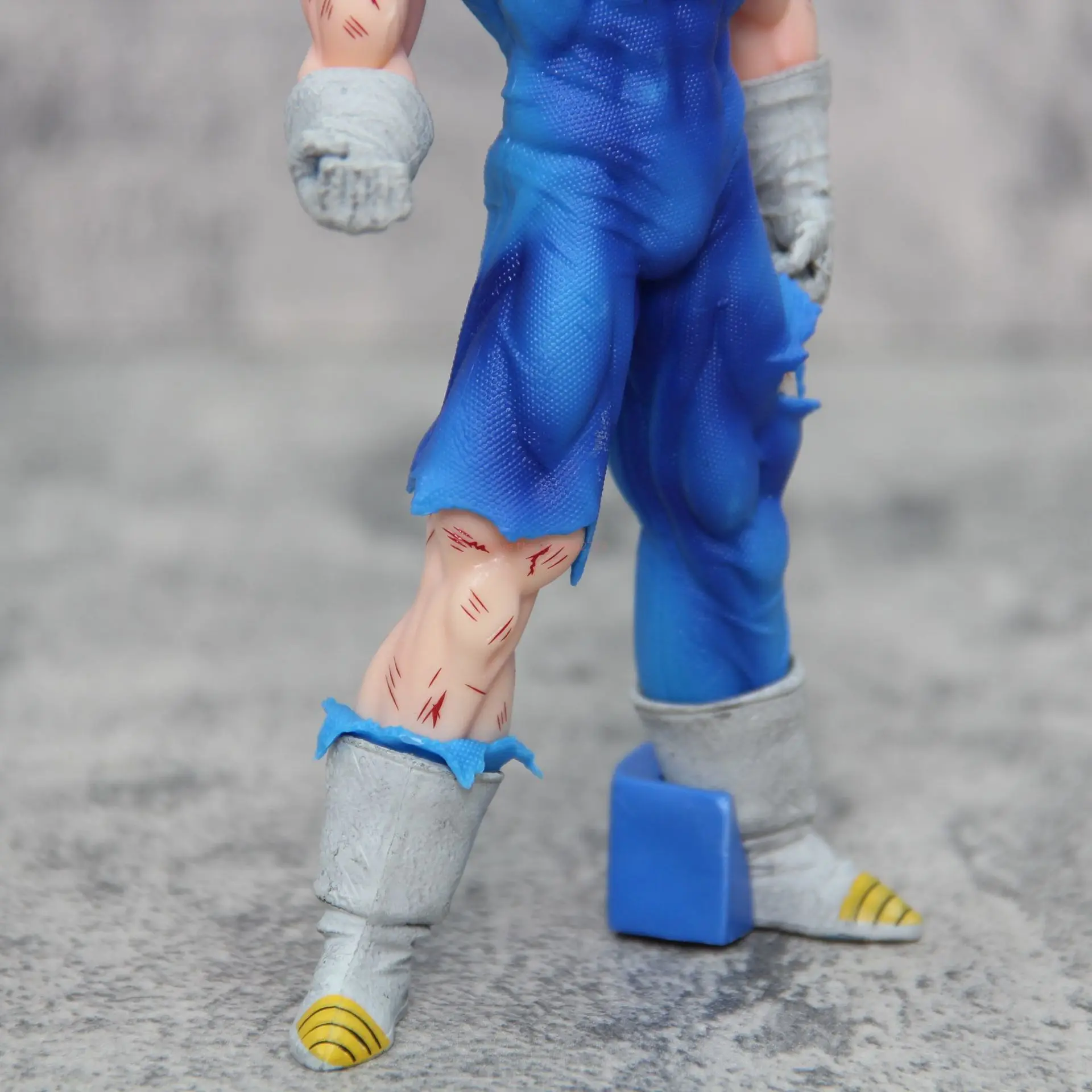 Dragon Ball Z Super Saiyan Prince Vegeta Figure Handpiece Magical Standing Posture Models Anime Ornaments Kid Toys Dolls Gift