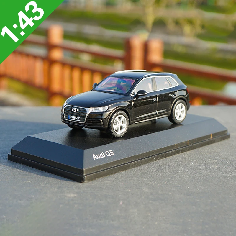 1:43 AUDI Q5 SUV Alloy Car Diecasts & Toy Vehicles Car Model Miniature Scale Model Car For Children