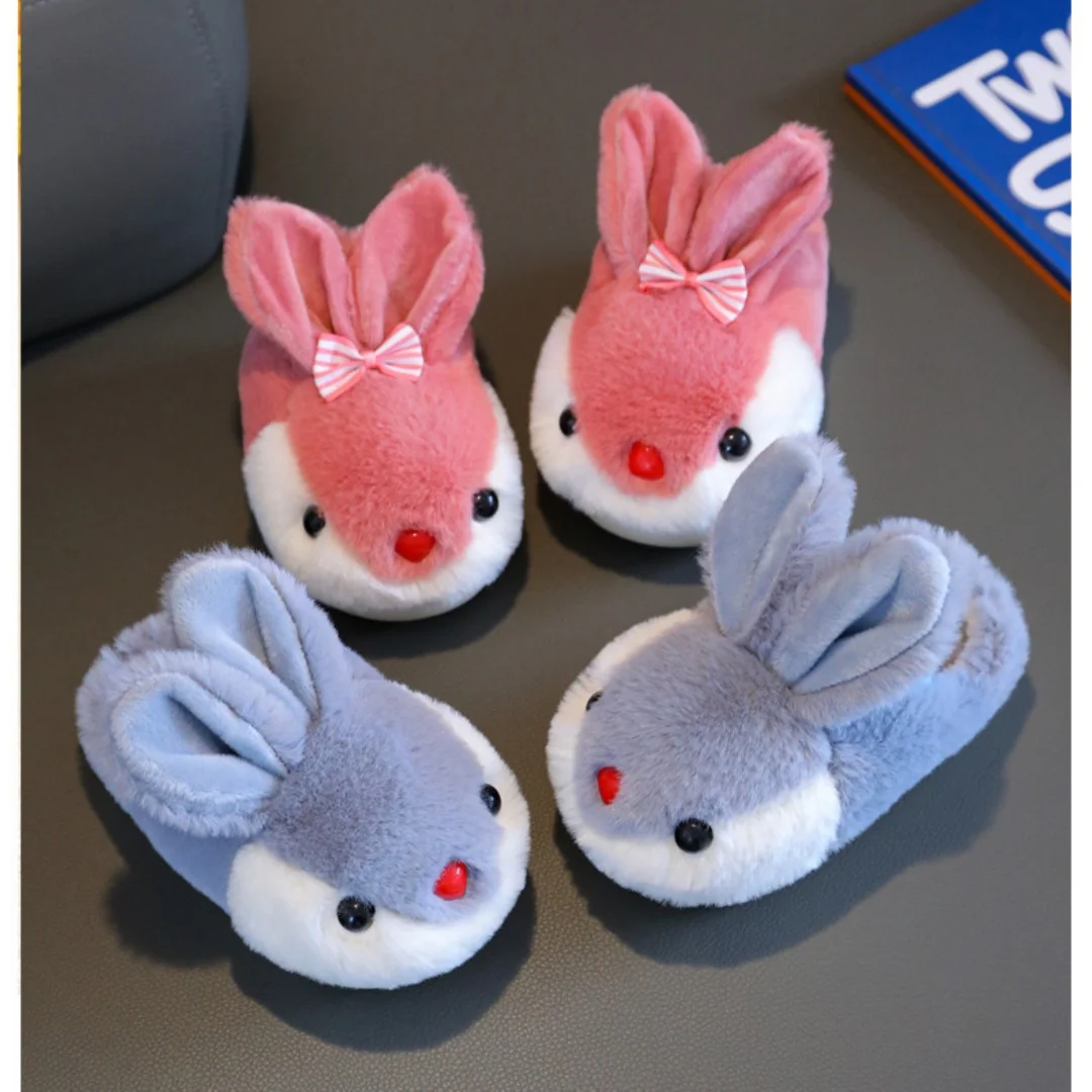 Winter-Kinderhausschuhe aus Plüsch mit Cartoon-Kaninchen-Motiv, dick gefüttert, rutschfest, niedlicher Stil, weiche Schuhe für Jungen und Mädchen – Detail 3