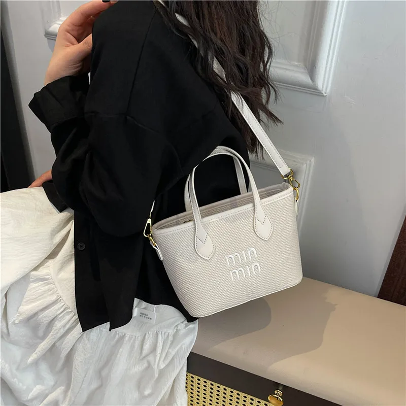 

Versatile High-Capacity Female Bag Handbag Practical Portable Light Luxury Multifunctional Fashion Temperament Elegant Woman