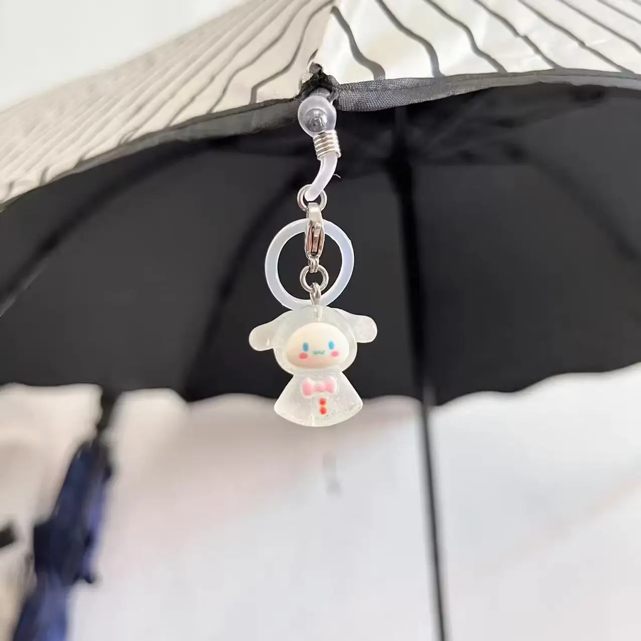 

Hello Kitty pendant, umbrella pendant, cute little gadget, keychain, cartoon accessory pendant