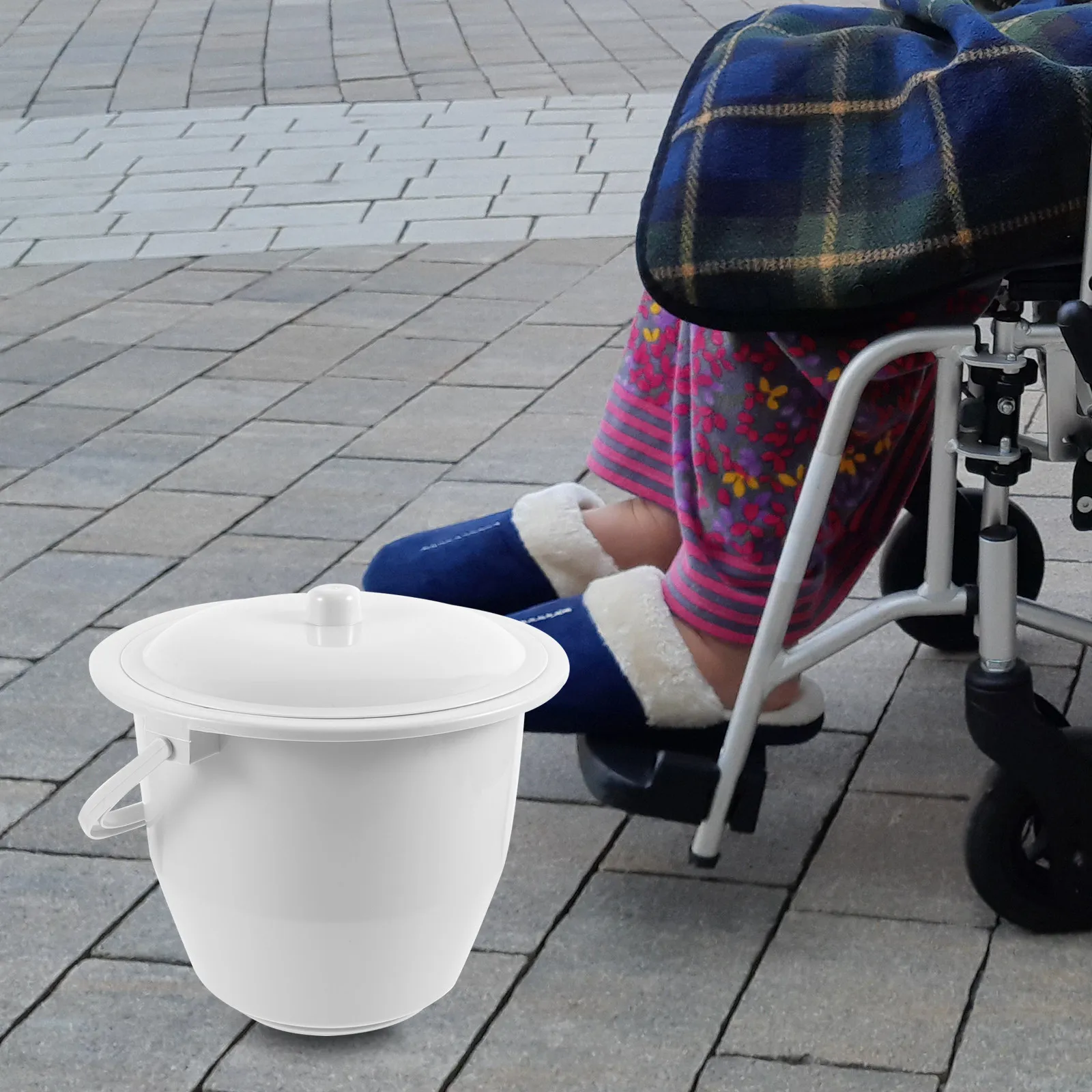 Portable Chamber Pot With Lid Urine Bucket For Elderly Kids Lightweight Durable Plastic Urinal Basin For Home Hospital Travel