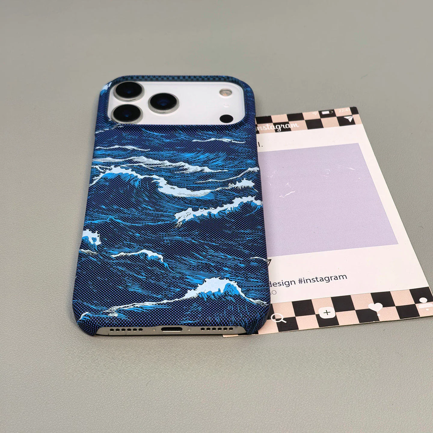 高級感のあるMagSafe対応カーボンファイバーテクスチャP - Matte Frosted Case のレビューと価格