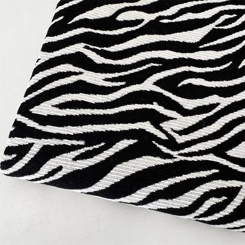 

Black White Contrasting Zebra Print Fabric for Diy Sewing Tablecloth Sofa Pillow Clothing Yarn Dyed Wrinkle Resistant Cloth