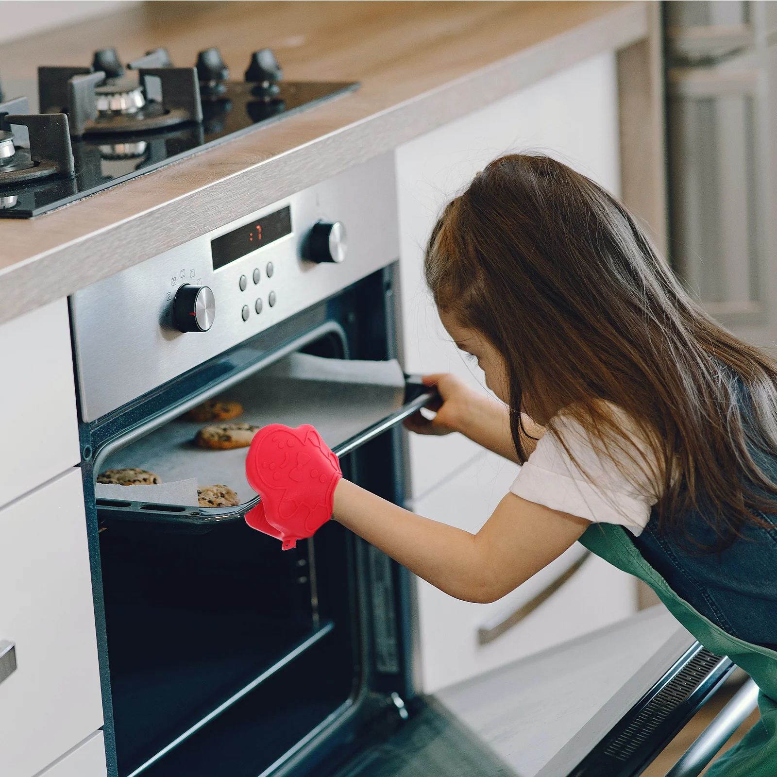 4Pcs Silicone Oven Mitts Heat Resistant Gingerbread Design Anti-Scalding Gloves for Baking Bbq Oven Gloves Heat Resistant