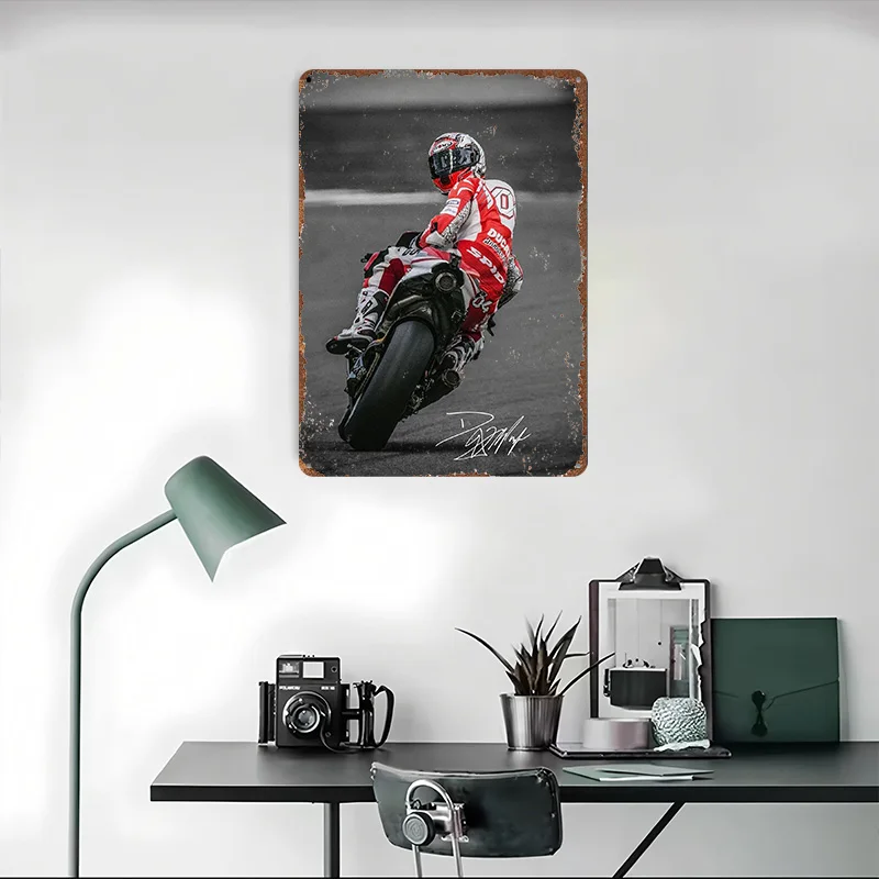 Andrea Dovizioso MotoGP Tin Sign Wall Art Poster Vintage Metal Signs para Homem Caverna Decoração Vintage Home Decor Itens Interior
