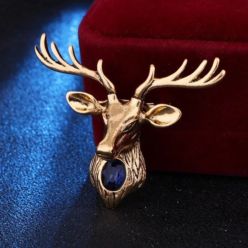 New Retro Metal Elk Brooch Pin Animal Crystal Corsage Suit Coat Lapel Pins Christmas Gifts for Men Jewelry Accessories